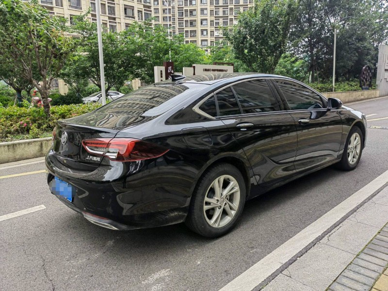 苏州23年别克君威8