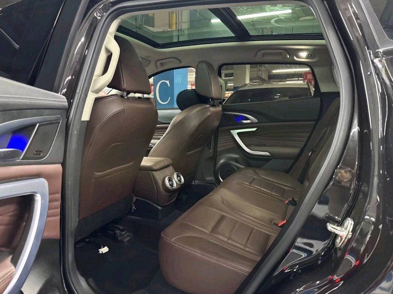 成都20年长城汽车魏牌高山6