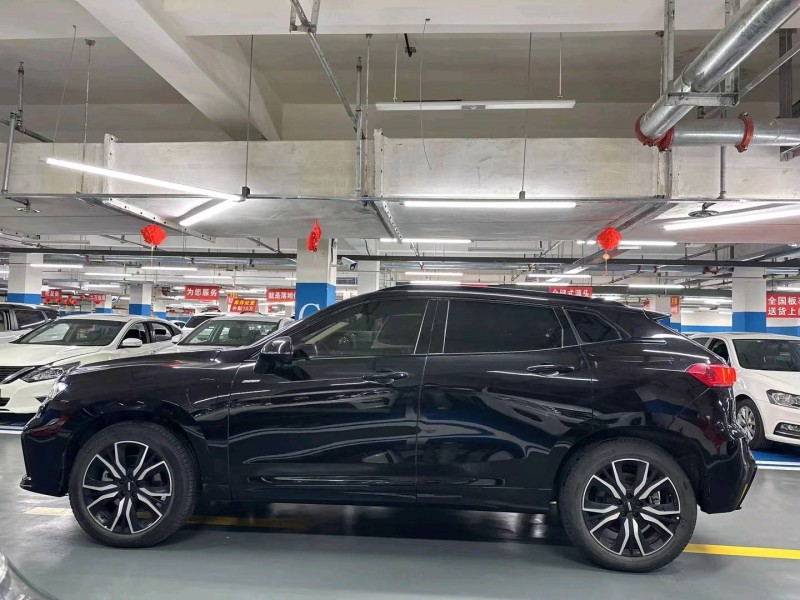 成都20年长城汽车魏牌高山8