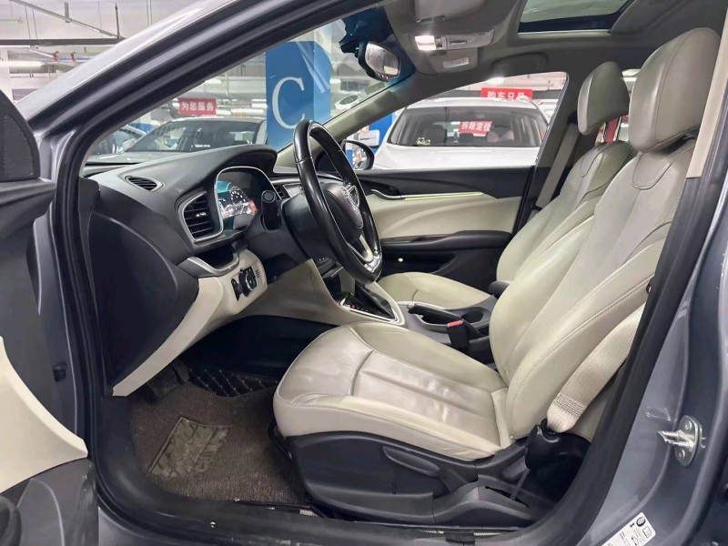 成都20年别克英朗GT4