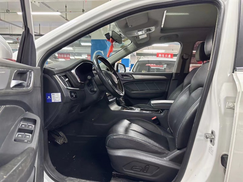 成都17年荣威RX54