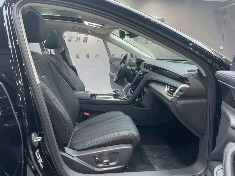 成都24年红旗H56