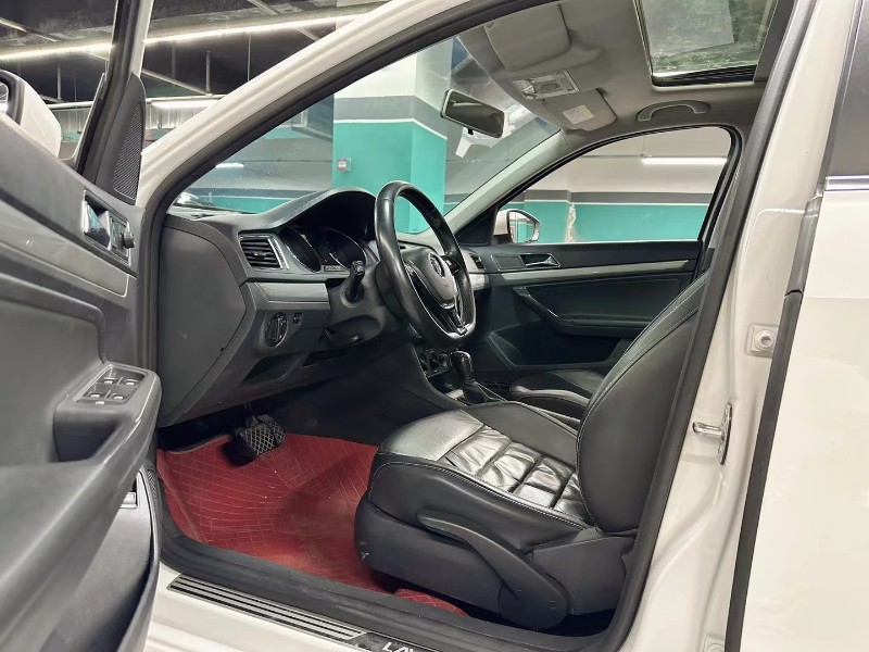 成都19年大众朗逸4