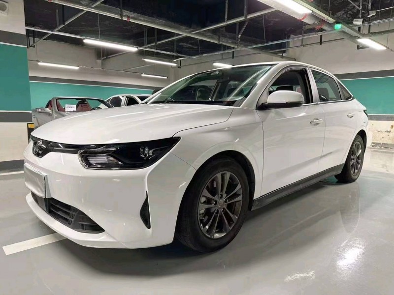 成都21年威马汽车E52