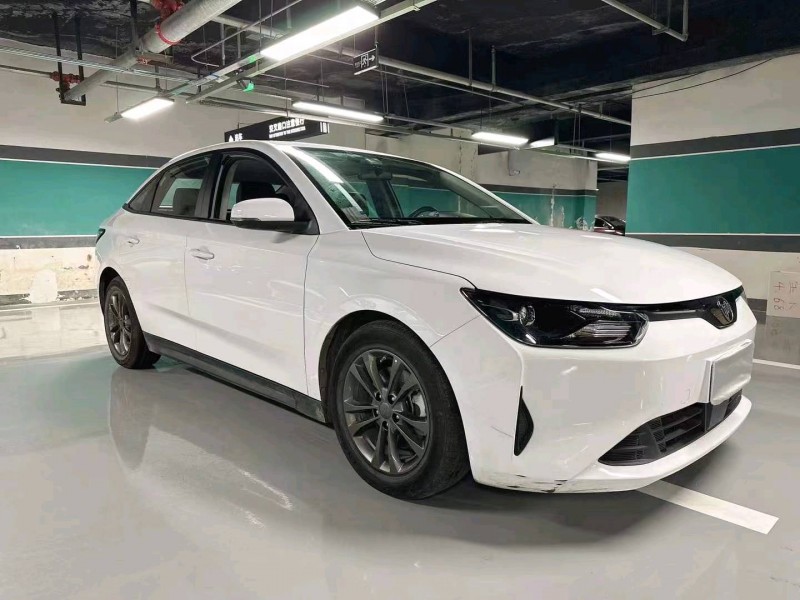 成都21年威马汽车E53