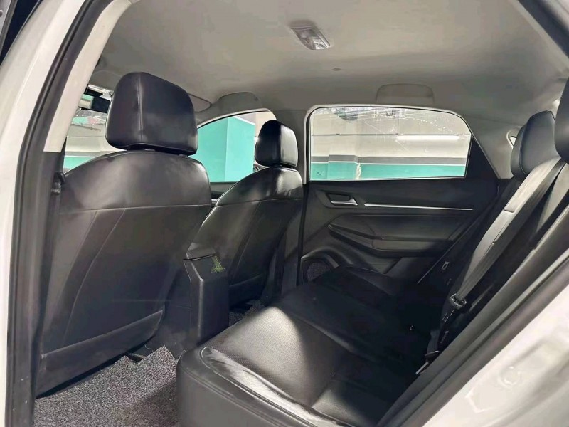 成都21年威马汽车E56