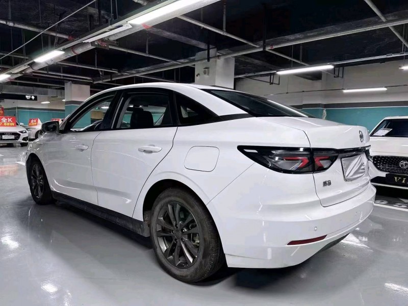 成都21年威马汽车E59