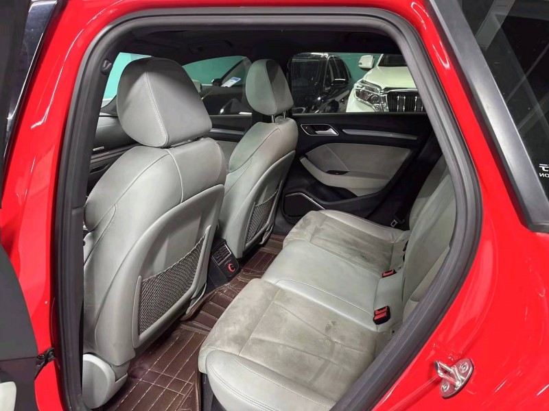 成都18年奥迪A36