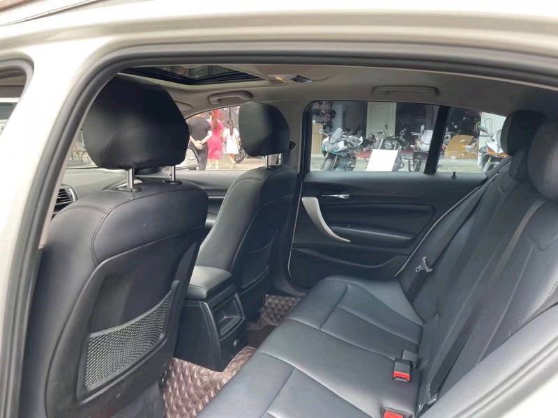 成都17年宝马1系6