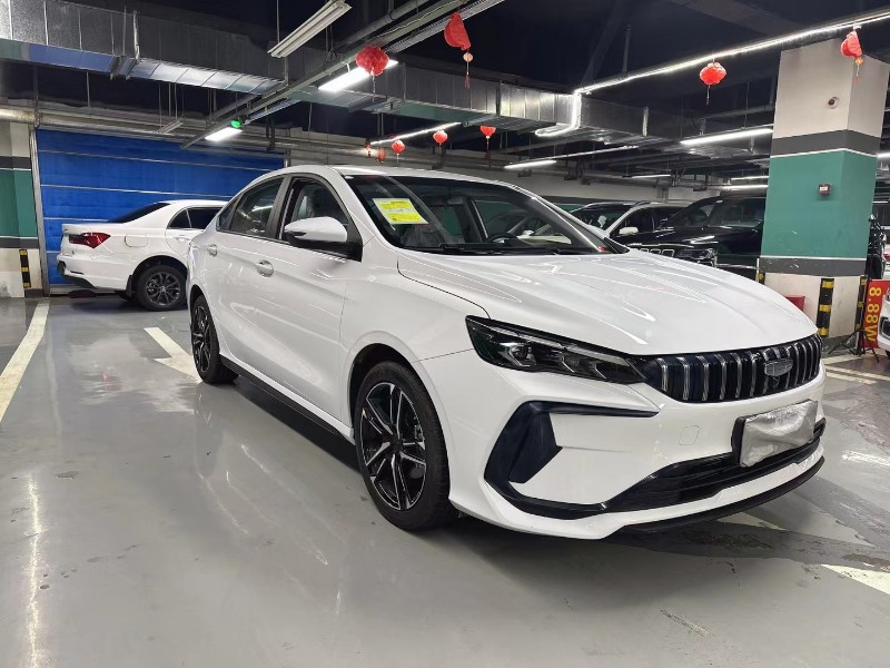 成都24年吉利缤瑞3