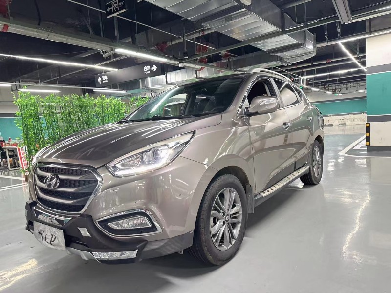 成都16年现代ix352