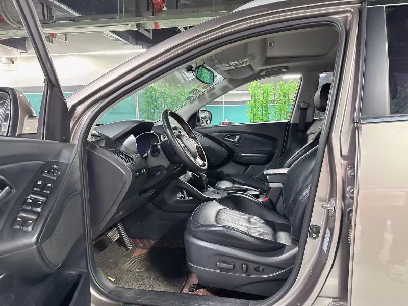 成都16年现代ix354