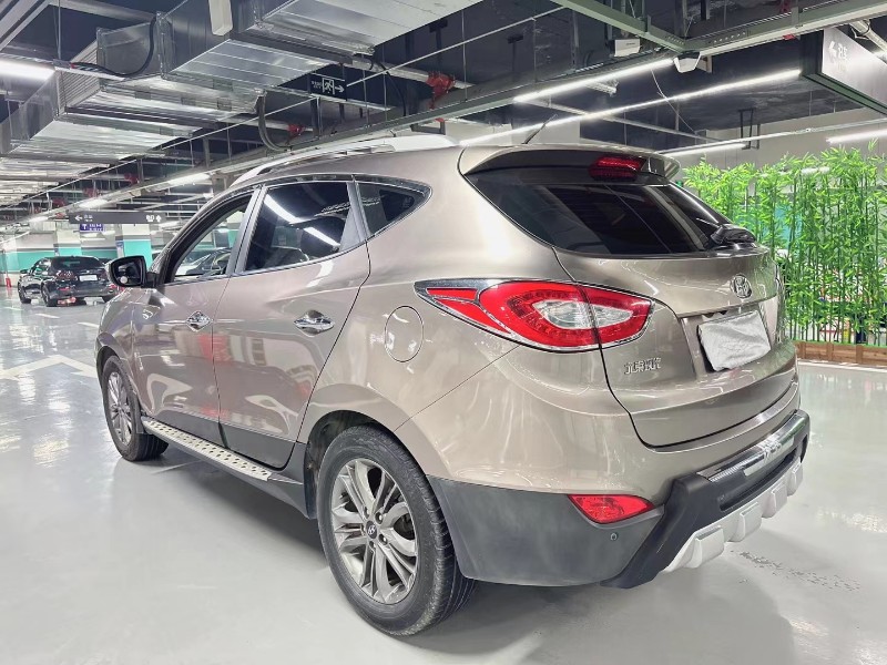 成都16年现代ix357