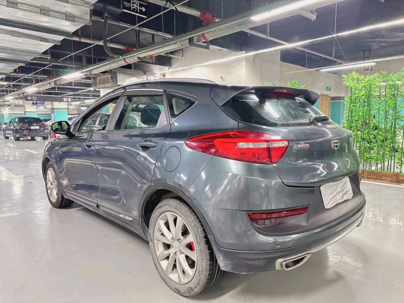 成都18年吉利帝豪GS7