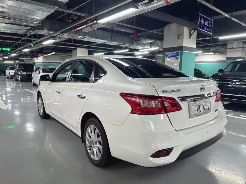 成都17年日产轩逸7