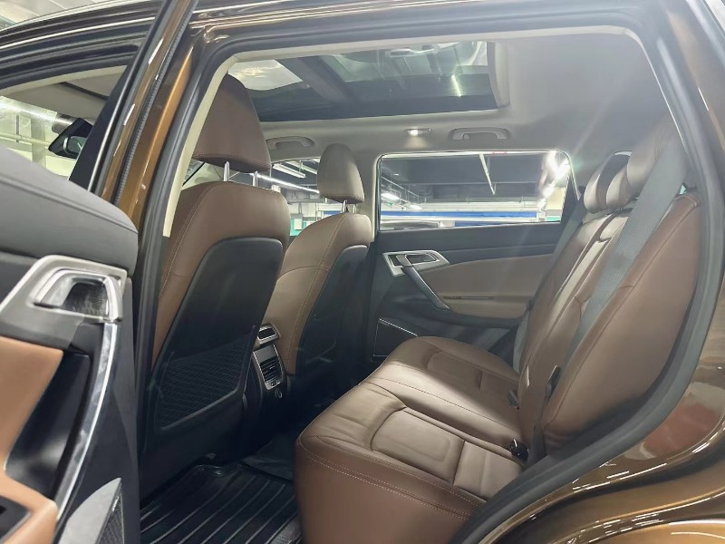 成都16年吉利博越6