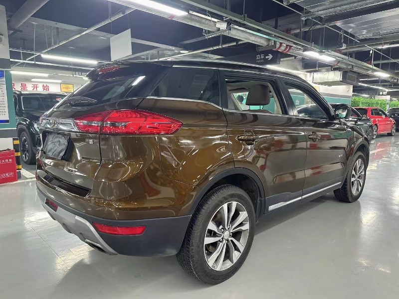 成都16年吉利博越9