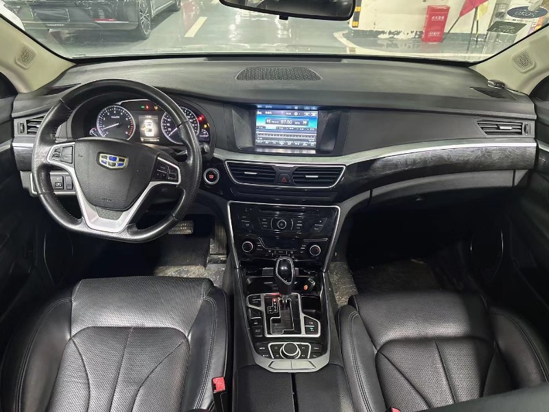 成都16年吉利博瑞5