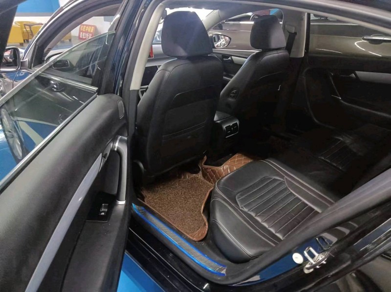 成都16年大众迈腾4