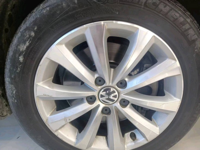 成都16年大众迈腾8