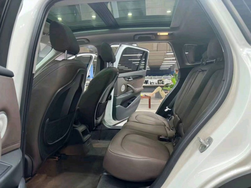 成都21年宝马X16