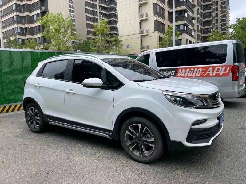 成都20年吉利远景3