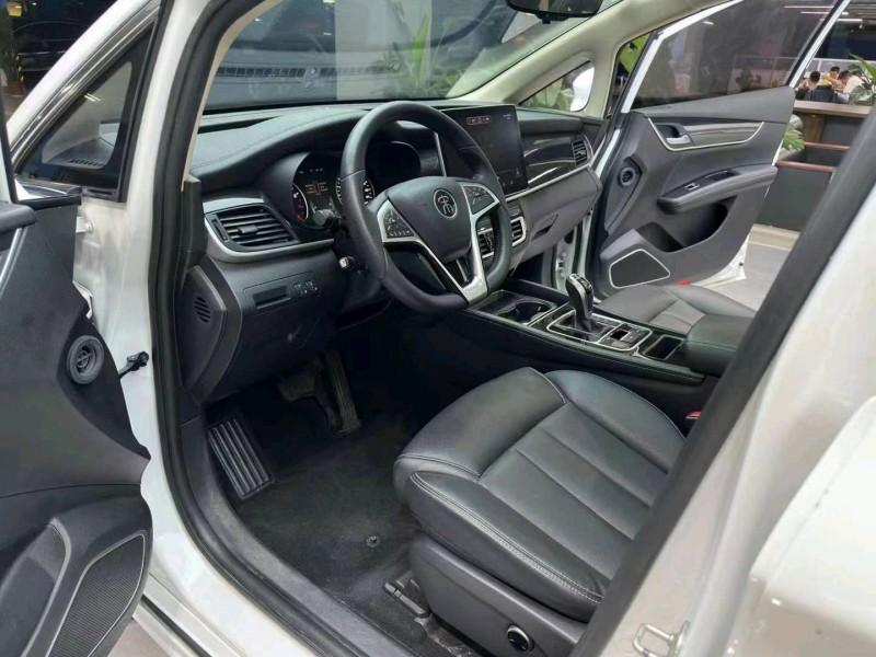 成都19年比亚迪宋MAX4