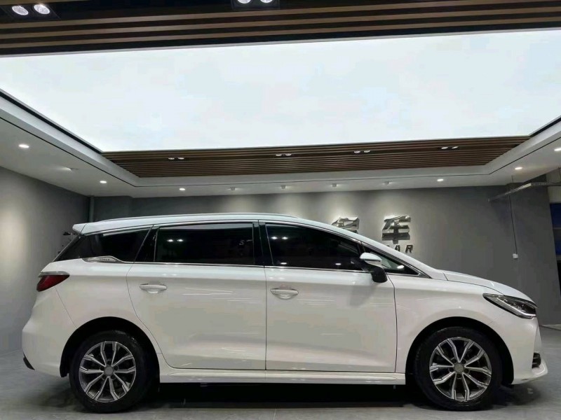 成都19年比亚迪宋MAX7