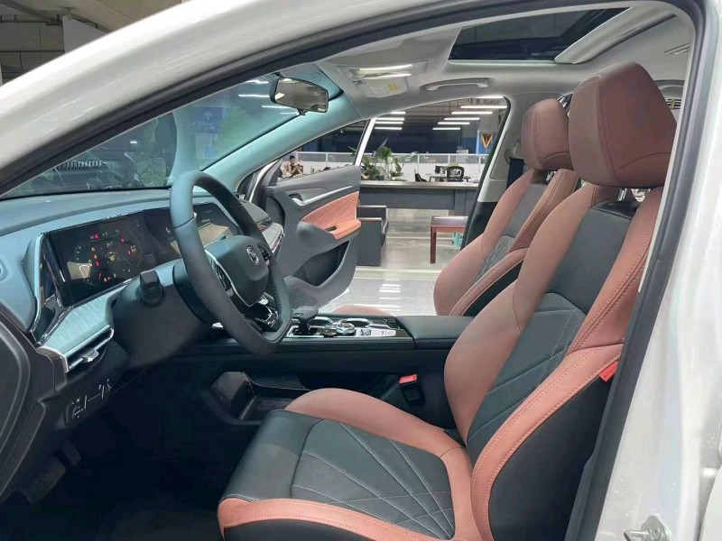 成都24年长安汽车逸动5