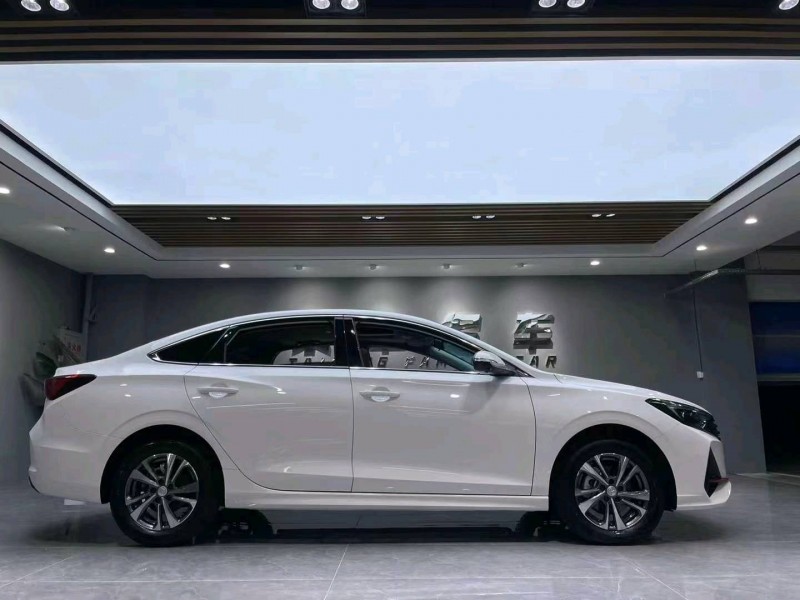 成都24年长安汽车逸动7