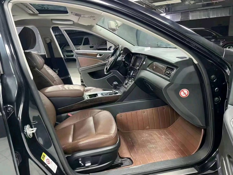 成都15年红旗H73