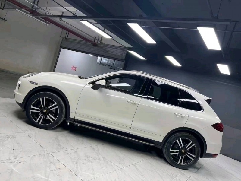 成都12年保时捷卡宴3