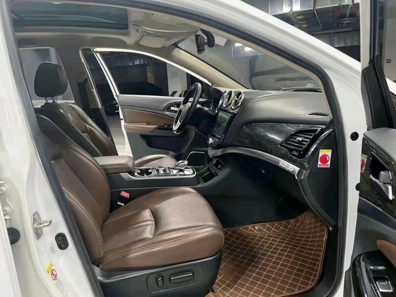 成都16年比亚迪唐7