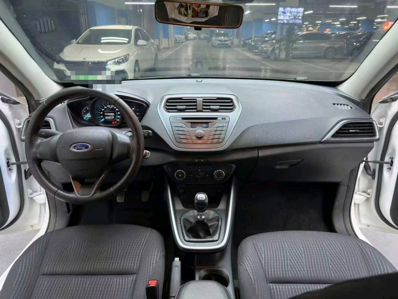 成都19年福特福睿斯3