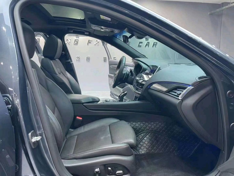 成都22年凯迪拉克CT54