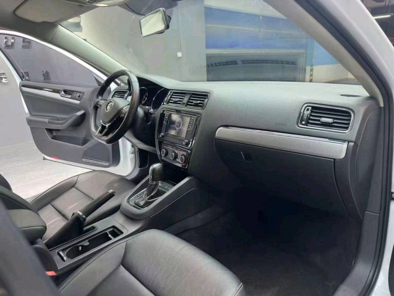 成都17年大众速腾4