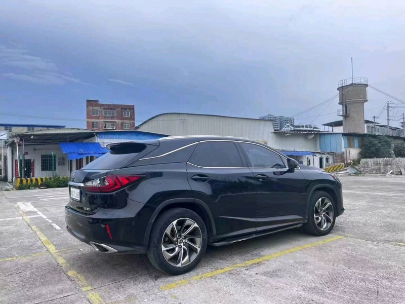 南寧18年雷克薩斯RX8