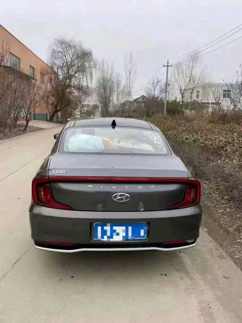东营21年现代名图7