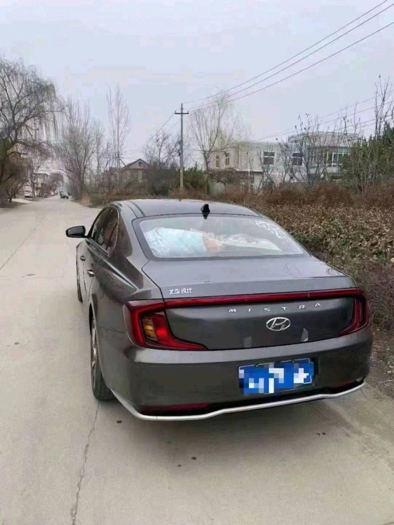 东营21年现代名图8