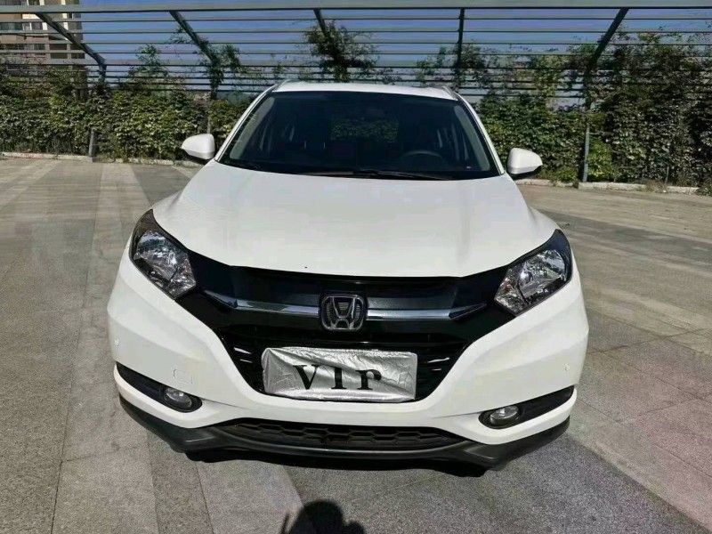 汕头17年本田缤智1