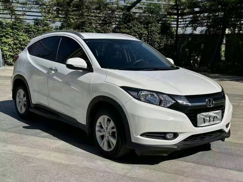 汕头17年本田缤智3