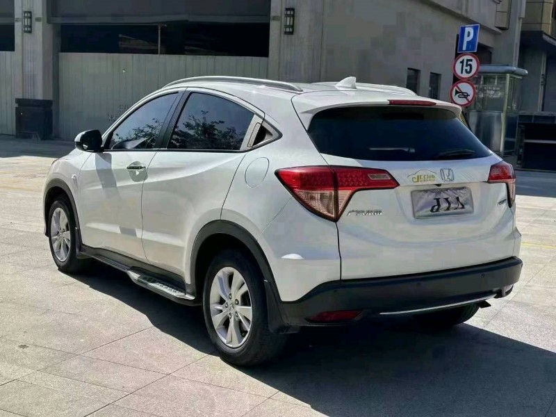 汕头17年本田缤智5