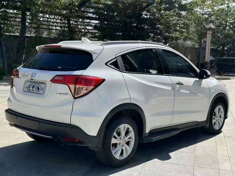 汕头17年本田缤智6