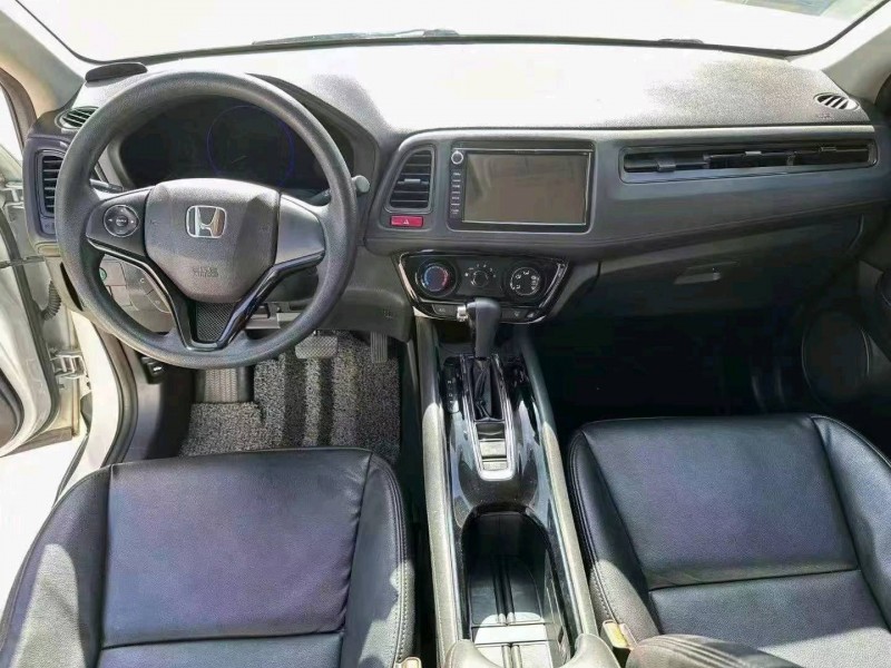 汕头17年本田缤智8