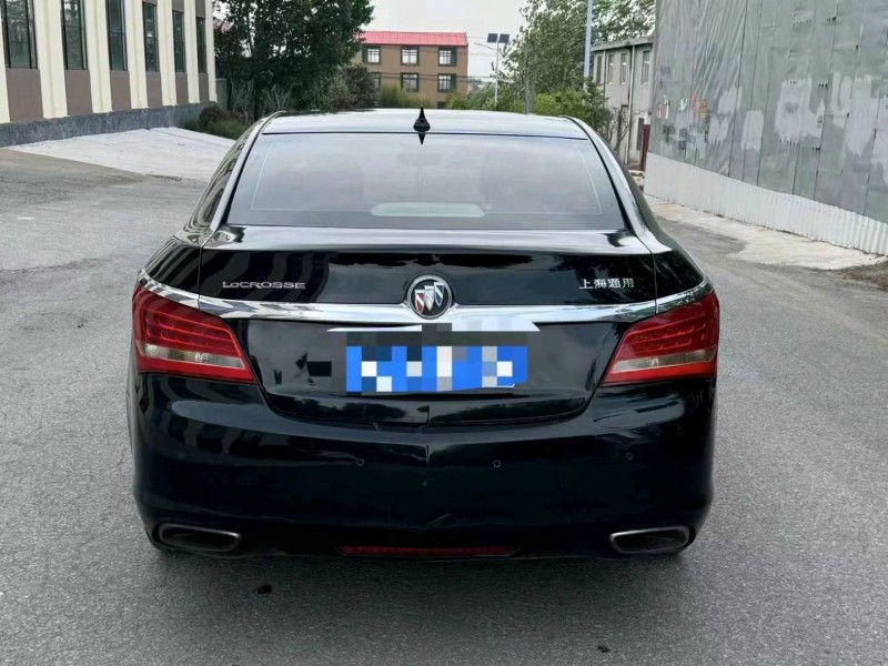 青岛15年别克君越6