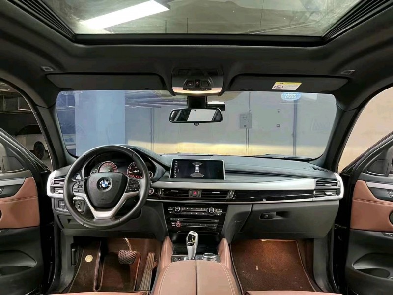 成都19年宝马X67