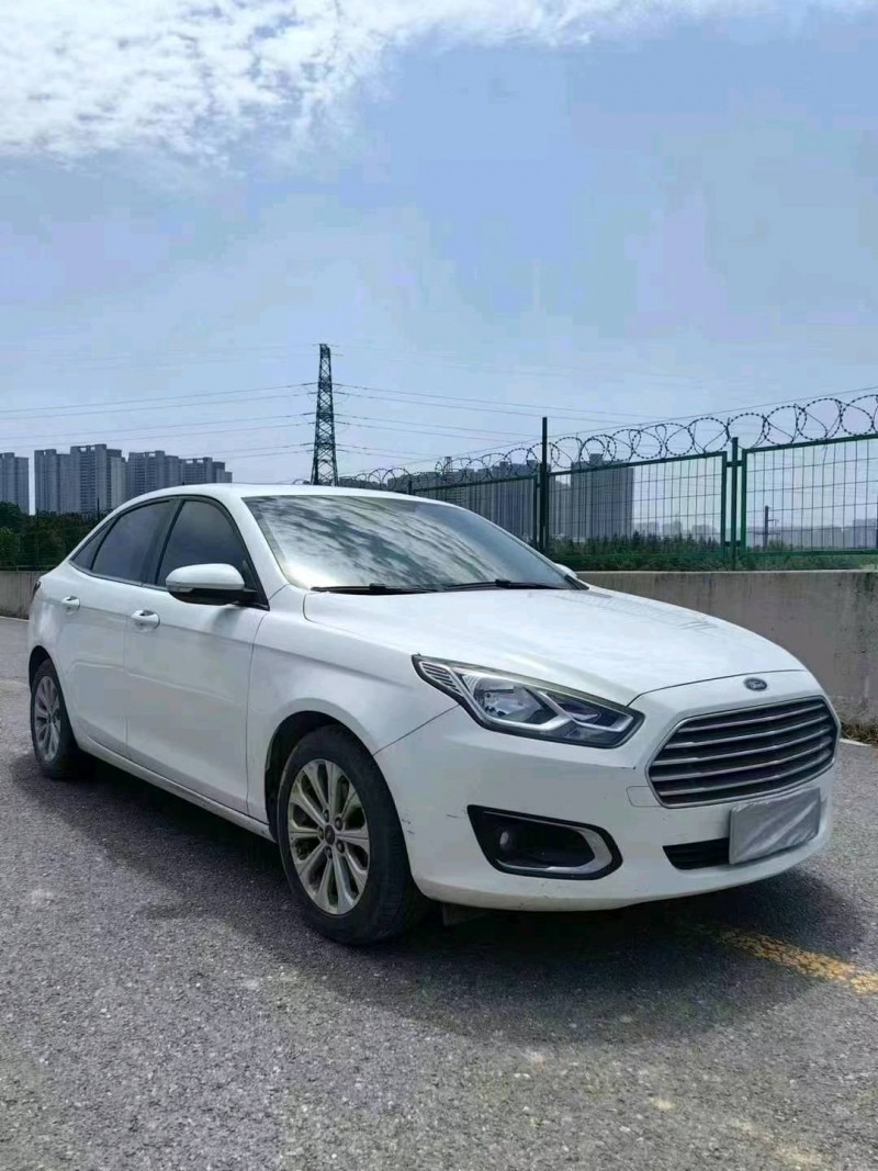 郑州16年福特福睿斯2