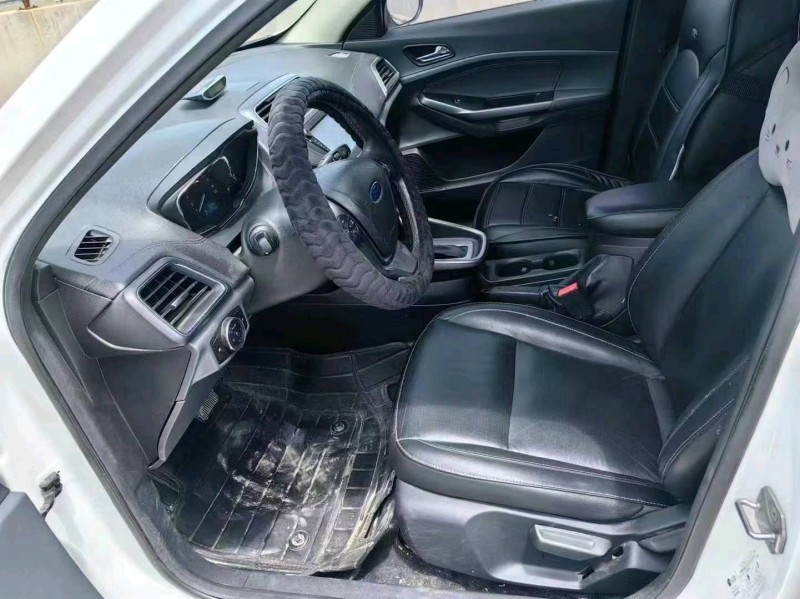 郑州16年福特福睿斯6