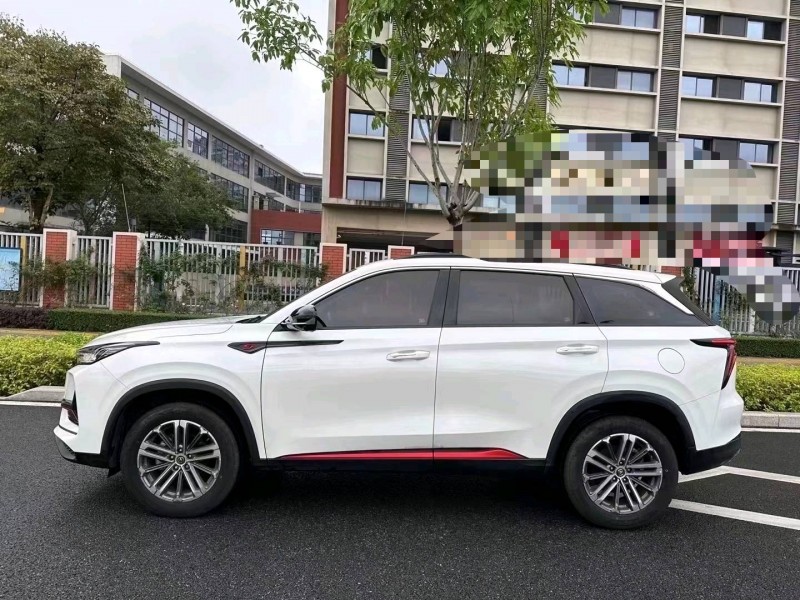 廈門22年長安汽車CS757