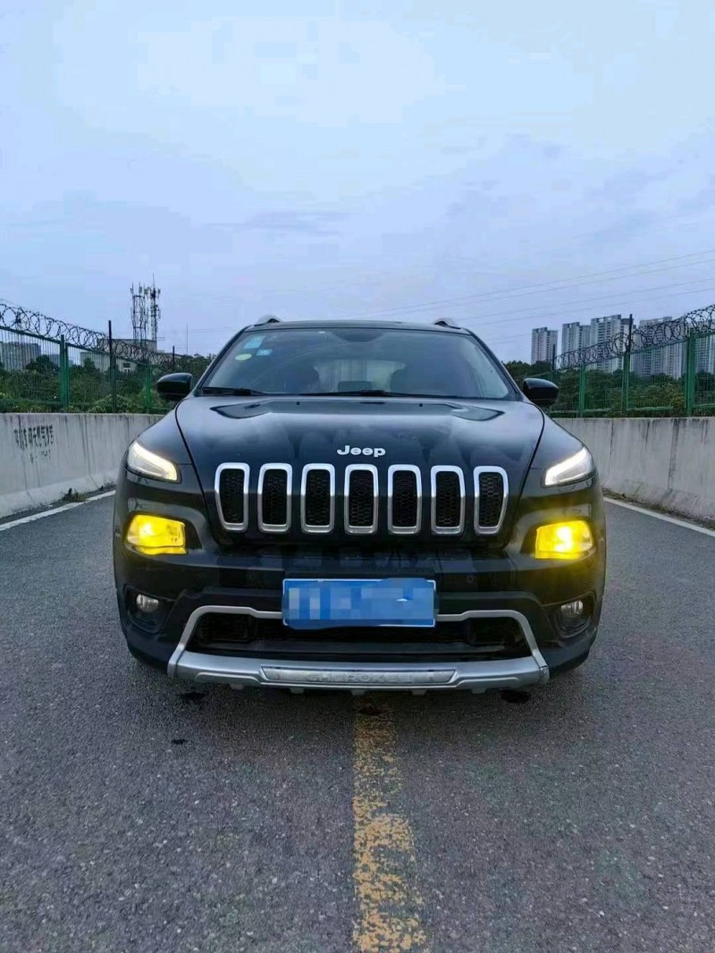 郑州16年Jeep自由光1